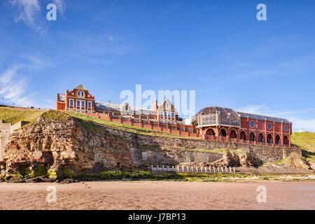 Der Pavillon, Whitby, mit Blick auf Nordstrand, North Yorkshire, England, UK Stockfoto