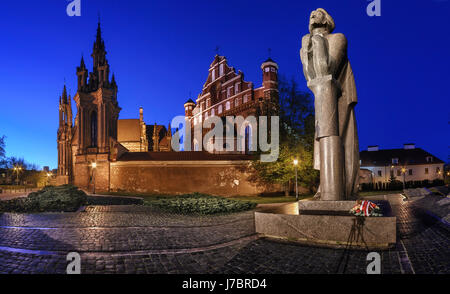 Litauen, Vilnius, St. Anna und St. Bernhardiner Kirchen Stockfoto