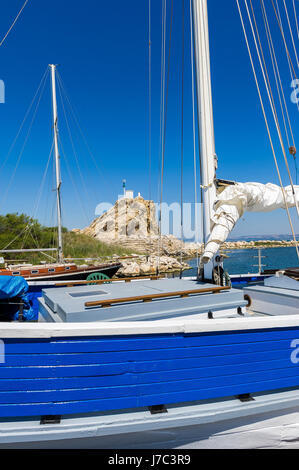 Rochers à des' Trois Frères' l'extrémité de l'anse de La Mède Châteauneuf-les-Martigues Provence Frankreich Stockfoto