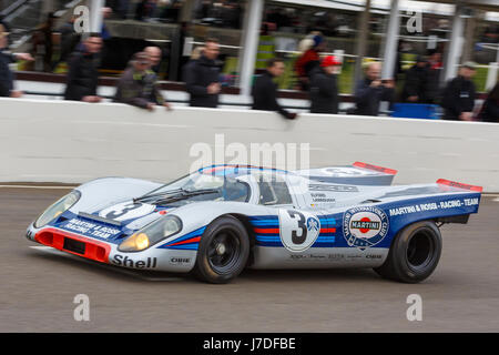 1970-Porsche 917K Gruppe 5-Auto mit Fahrer C. d ' Ansembourg bei Goodwood GRRC 74. Mitgliederversammlung, Sussex, UK. Stockfoto