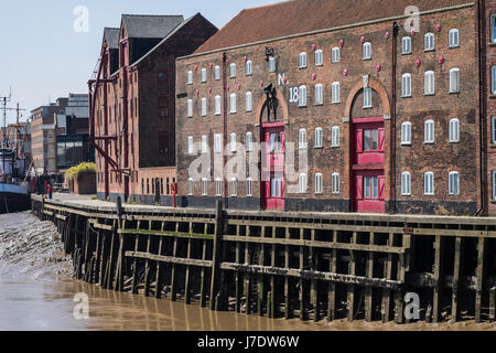 Lagerhaus am Fluss Hull Kingston nach Hull, Yorkshire, England, Vereinigtes Königreich Stockfoto