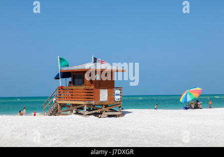 Bademeister Stand am Lido Strand am Golf von Mexiko auf Lido Key in Florida Saraspta Stockfoto