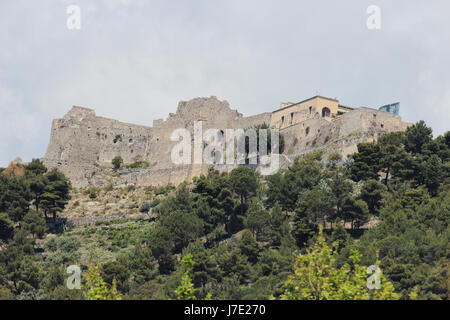 Arechi Schloß Wahrzeichen oberhalb 263m der Stadt Salerno, Italien Stockfoto