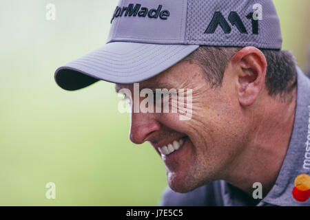 Justin Rose erfreut sich den pro-am Wettbewerb vor der BMW PGA Championship in Wentworth am 24. Mai 2017. Stockfoto