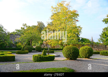 Mittelalterlichen Innenhof, Ruthin Castle (Hotel & Spa), Ruthin (Rhuthun), Denbighshire (Sir Ddinbych), Wales, Vereinigtes Königreich Stockfoto