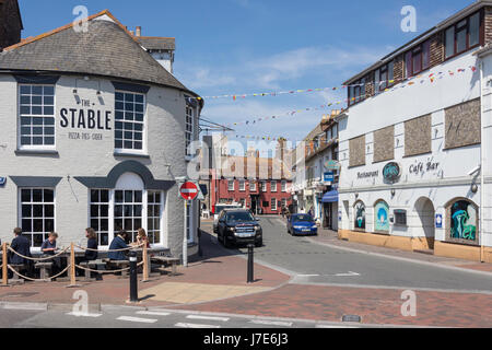 Senken Sie High Street von Stadt Kai, Poole, Dorset, England, Vereinigtes Königreich Stockfoto