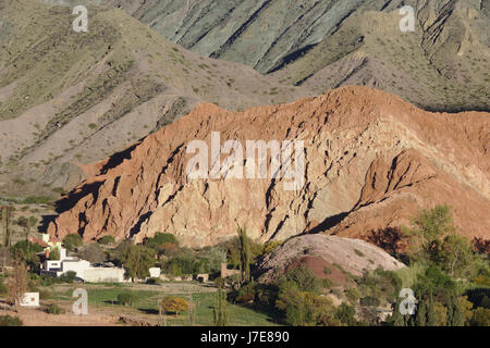 Purmamarca, Cerro de Los Siete Colores, Quebrada de Humahuaca, Argentinien Stockfoto