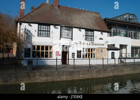 Die Hexe und die Garderobe Kneipe in Lincoln Stockfoto