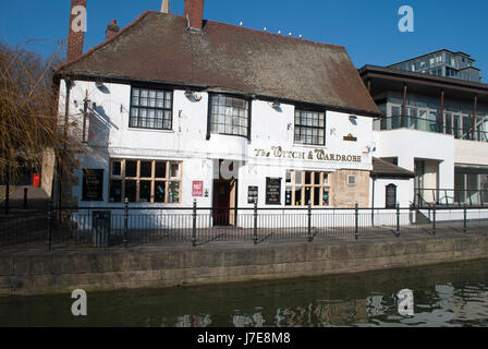 Die Hexe und die Garderobe Kneipe in Lincoln Stockfoto