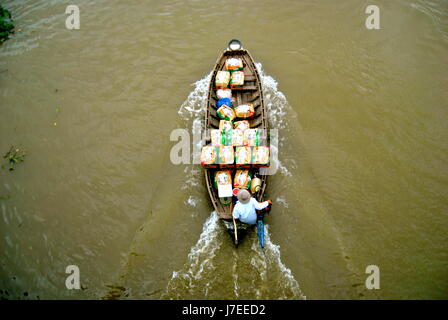 Boote, den Transport von Gütern, Mekong-Delta, Vietnam Stockfoto