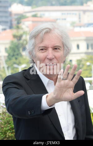 Cannes, Frankreich. 24. Mai 2017. Regisseur Jacques Doillon besucht die "Rodin" Fototermin während des 70. jährlichen Cannes Film Festival im Palais des Festivals am 24. Mai 2017 in Cannes, Frankreich. Bildnachweis: ZUMA Press, Inc./Alamy Live-Nachrichten Stockfoto