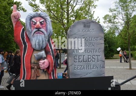 Berlin, Deutschland. 24. Mai 2017. Proteste bei den deutschen Protestan-Bad in Berlin, Deutschland-Credit: Markku Rainer Peltonen/Alamy Live-Nachrichten Stockfoto