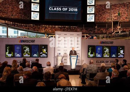 Charlotte, North Carolina, USA. 24. Mai 2017. NASCAR Hall Of Fame Class 2018 Ankündigung auf Mittwoch, 24. Mai 2017, in Charlotte, North Carolina Die fünf, die eingeführt werden sind Robert Yates, Red Byron, Ray Evernham, Ken Squier und Ron Hornaday Jr. Credit: Jason Walle/ZUMA Draht/Alamy Live News Stockfoto