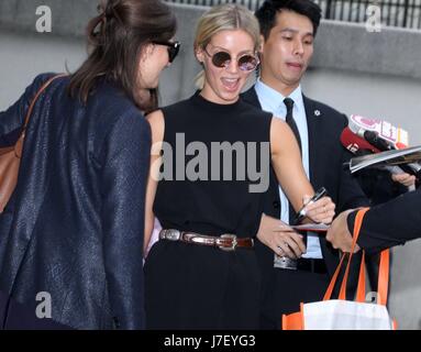 Taipei. 24. Mai 2017. Tom Cruise kam mit seinen Hauptdarstellerinnen Sofia Boutella und Annabelle Wallis und Regisseur Alex Kurtzman, ihren Film "Die Mumie" in Taipei, Taiwan, am 24. Mai 2017 zu fördern. (Foto von TPG) Bildnachweis: TopPhoto/Alamy Live-Nachrichten Stockfoto