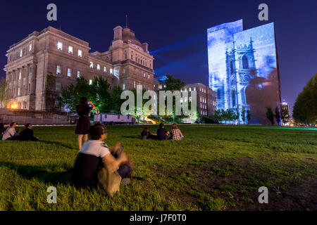 Montreal, Kanada. 24. Mai 2017.  Cité Mémoires Grand Tableau an den Wänden des Montreal Court House (Champ-de-Mars). Cité Mémoire verfügt über 20 Multimedia-Tableaus erzählt die Geschichte von Montreal. Bildnachweis: Marc Bruxelle/Alamy Live-Nachrichten Stockfoto