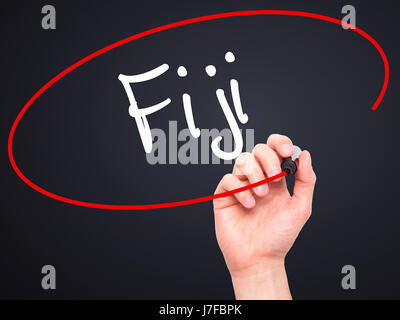 Hand des Mannes Fidschi mit schwarzem Filzstift auf Bildschirm zu schreiben. Auf Hintergrund isoliert. Wirtschaft, Technologie, Internet-Konzept. Stock Foto Stockfoto