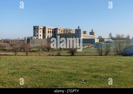 Der Blick auf die Ruinen des Schlosses Krzyztopor in Polen. Stockfoto