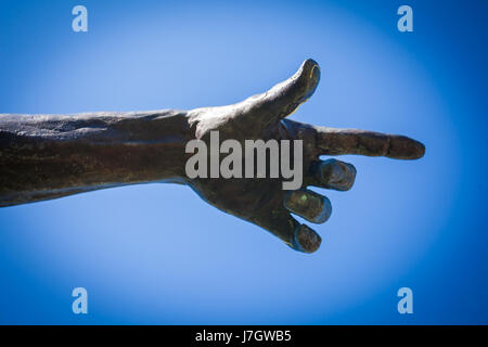 Bronzestatue Zeigefinger von Bessenyei Ferenc Stockfoto