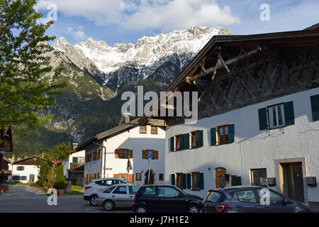 Mittenwald, schöne Alpine Kleinstadt in Bayern, Deutschland, 11. Mai 2017 Stockfoto