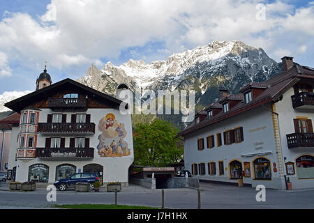 Mittenwald, schöne Alpine Kleinstadt in Bayern, Deutschland, 11. Mai 2017 Stockfoto