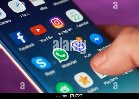 New York, USA – 22. Mai 2017: Viber Nachricht auf Smartphone-Display-Nahaufnahme Stockfoto