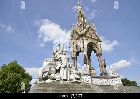 Die "Afrika-Gruppe" allegorischen Skulpturen auf Albert Memorial in Kensington Gardens, London, entworfen von William Theed Stockfoto