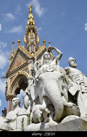 Die "Afrika-Gruppe" allegorischen Skulpturen auf Albert Memorial in Kensington Gardens, London, entworfen von William Theed Stockfoto