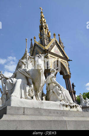 Die Fraktion Europa allegorischen Skulpturen am Albert Memorial in Kensington Gardens, London, entworfen von Patrick MacDowell Stockfoto