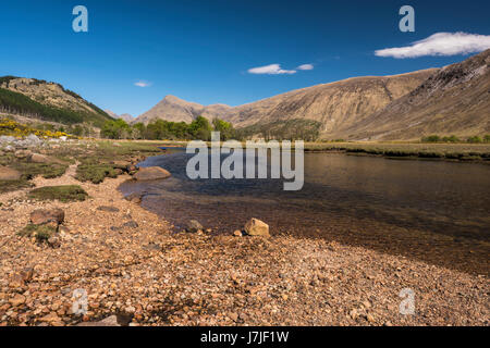 Loch Etive an einem schönen sonnigen Frühlingstag. Diese abgeschiedenen Bergtal ist in Schottland, Großbritannien. Stockfoto