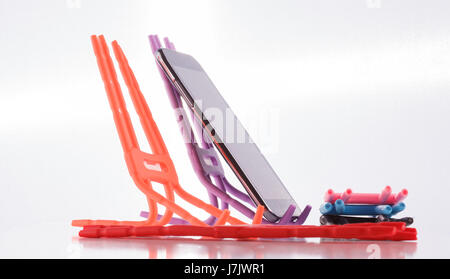 Halter und Zubehör für mobile Endgeräte und smartphones Stockfoto