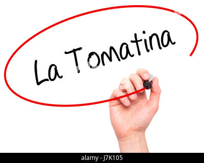 Hand des Mannes La Tomatina mit schwarzem Filzstift auf Bildschirm zu schreiben. Isoliert auf weiss. Wirtschaft, Technologie, Internet-Konzept. Stockfoto