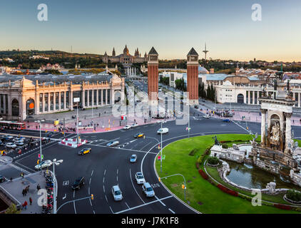 Luftbild auf Placa d ' Espanya und Montjuic Hügel mit nationalen Kunstmuseum von Katalonien, Barcelona, Spanien Stockfoto