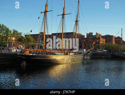 Die Kathleen & kann Schoner In Canning Dock, Bestandteil der Albert Dock-Komplex. Stockfoto