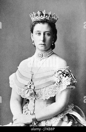 Prinzessin Alice von Hessen, geboren 1843, war die zweite Tochter von Königin Victoria und Prinz Albert. Sie heiratete Ludwig von Hessen und wurde bekannt für ihre karitativen Werke und ihre Hingabe an ihre Familie. Sie war Mutter von sieben Kindern und wurde Großherzogin von Hessen und am Rhein. Stockfoto