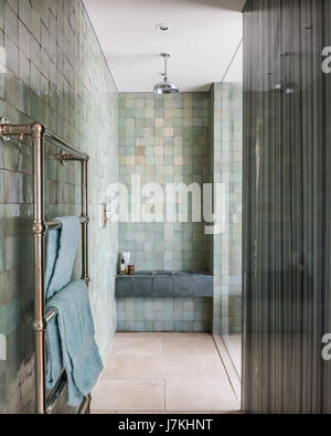 Geflieste Dusche / Nassraum Stockfoto