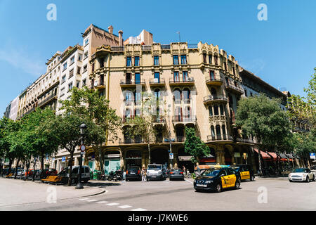 BARCELONA, Spanien - 5. August 2016: Alltag In der belebten Innenstadt von Barcelona Spanien. Stockfoto