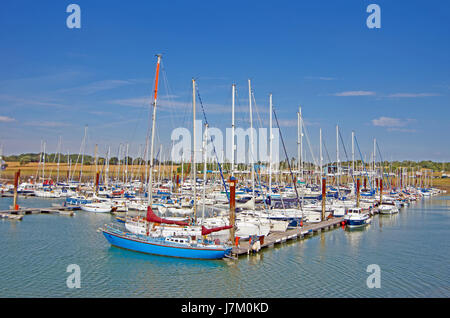 Burnham auf Crouch, Essex, Marina am River Crouch, Stockfoto