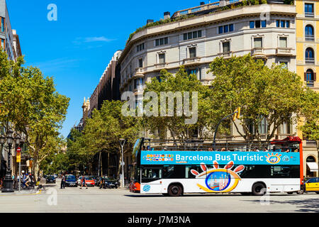 BARCELONA, Spanien - 4. August 2016: Barcelona City Tour Bus bietet Touristen in Barcelona eine komplette Tour durch die wichtigsten Meilensteine in der Stockfoto