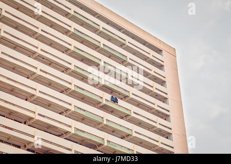 Abstrakte Sicht von Sozialwohnungen in Hong Kong, Abend Stockfoto