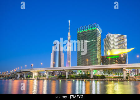 Tokyo Stadtbild bei Nacht in Japan. Stockfoto