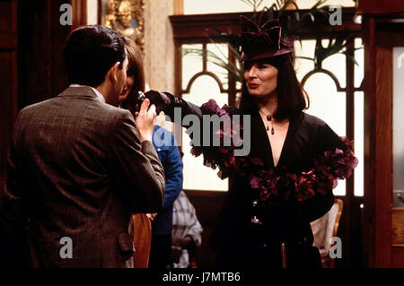 DIE HEXEN (1990) ANJELICA HUSTON NICOLAS ROEG (DIR) WARNER BROS/MOVIESTORE SAMMLUNG LTD Stockfoto