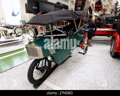 Dies bezieht sich auf ein 1928er Mauser Monotrace, ein Motorradmodell mit 18 PS Motor und 510 ccm Hubraum, ein historisches Fahrzeug aus dem frühen 20. Jahrhundert. Stockfoto
