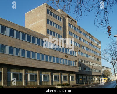 Dies bezieht sich auf das Gebäude des Finanzministeriums in SaarbrÃ¼cken (Deutschland) zum 30. Dezember 2011. Das Gebäude ist Teil der Infrastruktur des Staates und bietet wichtige Regierungsdienste. Stockfoto