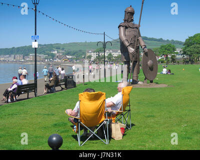 Largs, Schottland. 25. Mai 2017. Großbritannien Wetter. Menschen, die genießen eines sengenden Tages in Largs was verspricht der heißeste Tag des Jahres so weit sein. Alan Oliver/Alamy Live-Nachrichten Stockfoto