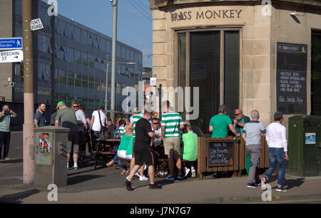 Glasgow, Schottland. 25. Mai 2017. Erhöhte Polizeipräsenz in Glasgow. Europapokal der Landesmeister gewinnen "CELEBRATE 67 LIVE" Veranstaltung die SSE Hydro eine ähnliche Veranstaltungsort der Manchester Tragödie Website Credit: Gerard Fähre/Alamy Live News Stockfoto