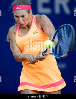 Nürnberg, Deutschland. 25. Mai 2017. Yulia Putintseva von Kasachstan spielen gegen Sorana Cirstea Rumäniens in das Viertelfinale des WTA-Tennis-Turnier in Nürnberg, 25. Mai 2017. Foto: Daniel Karmann/Dpa/Alamy Live News Stockfoto