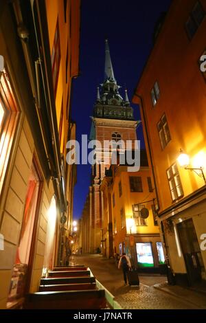 Stockholm. 23. Mai 2017. Foto aufgenommen am 23. Mai 2017 zeigt die Nachtansicht von der alten Stadt von Schwedens Hauptstadt Stockholm. Mit einer Geschichte von mehr als 700 Jahre alt, die Altstadt von Stockholm hat viele altehrwürdige Gebäude und Straßen. Bildnachweis: Gong Bing/Xinhua/Alamy Live-Nachrichten Stockfoto