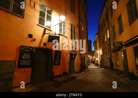 Stockholm. 23. Mai 2017. Foto aufgenommen am 23. Mai 2017 zeigt die Nachtansicht von der alten Stadt von Schwedens Hauptstadt Stockholm. Mit einer Geschichte von mehr als 700 Jahre alt, die Altstadt von Stockholm hat viele altehrwürdige Gebäude und Straßen. Bildnachweis: Gong Bing/Xinhua/Alamy Live-Nachrichten Stockfoto