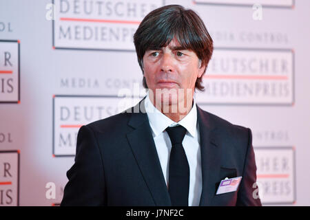 Baden-Baden, Deutschland. 25. Mai 2017. Trainer der deutschen Fußball-Nationalmannschaft Joachim Löw besucht die deutschen Medien Award 2016-Zeremonie in Baden-Baden, Deutschland, 25. Mai 2017. Foto: Uwe Anspach/Dpa/Alamy Live News Stockfoto