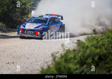 FAFE, PORTUGAL - 21. Mai: Hayden Paddon of New Zealand und John Kennard Neuseelands konkurrieren in ihren Hyundai Motorsport WRT Hyundai i20 WRC. Stockfoto